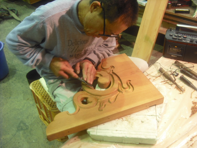 神棚製作してます。