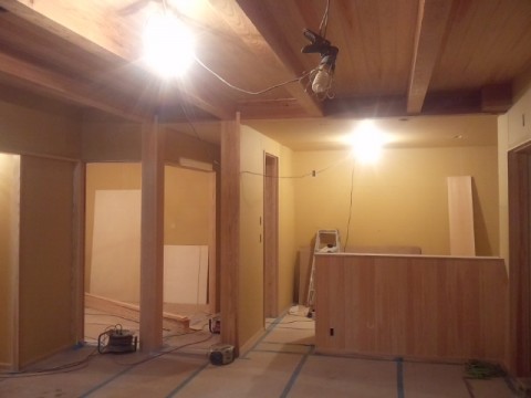 ～栃屋の家。～　大工作業もいよいよ終わりです。