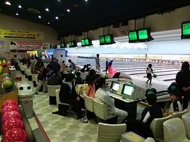 建築組合青年部ファミリーボーリング大会♪