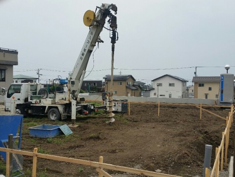 「本江の家。」新築②　地盤改良砕石パイル工事♪