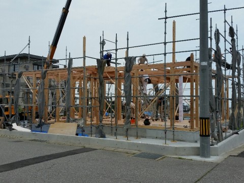 「本江の家。」新築工事⑧　上棟しました。ありがとうございます♪