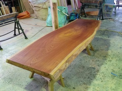 無垢材のテーブル制作～♪