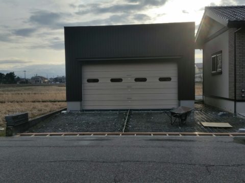 「生地の車庫⑦」 土間コンクリート作業～♪