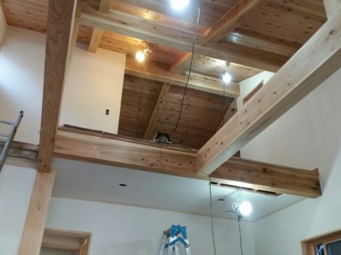 「宇奈月の家⑭」内部塗装と漆喰仕上げ♪