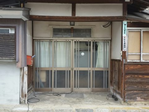 玄関戸の取替えリフォーム♪