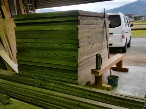 トロッコ展示レーンの屋根作業～♪