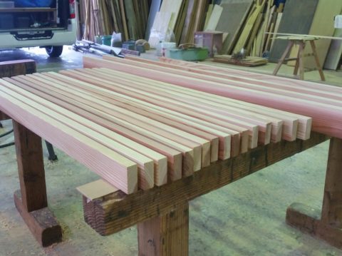 木製格子の製作中です♪