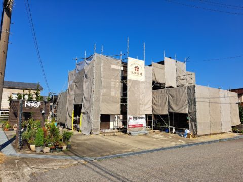 外壁工事始まりました♪