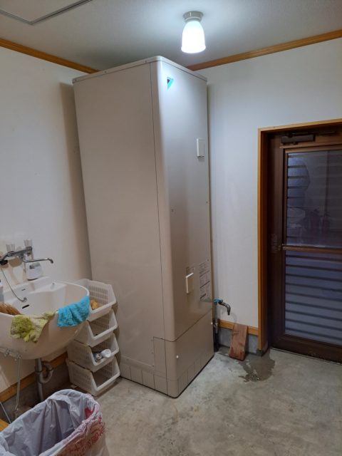 エコキュート取替え作業♪