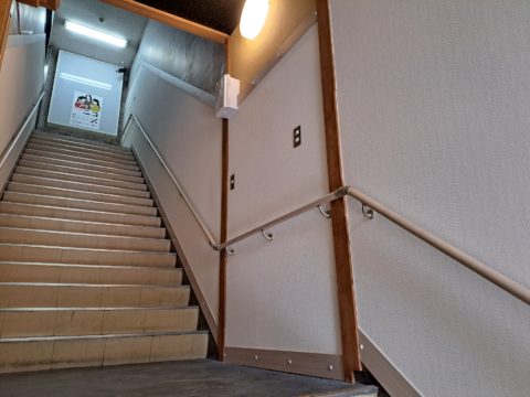 ビル内の階段手摺作業♪