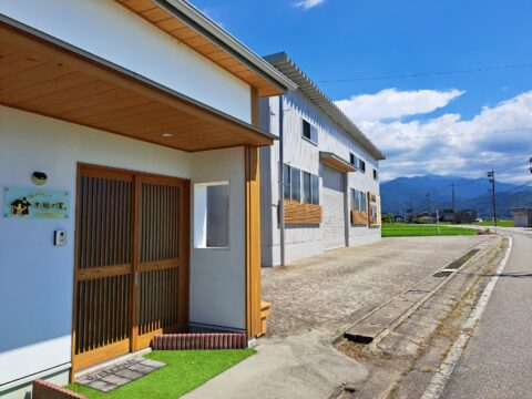 弊社の作業場外壁作業、完成いたしました♪