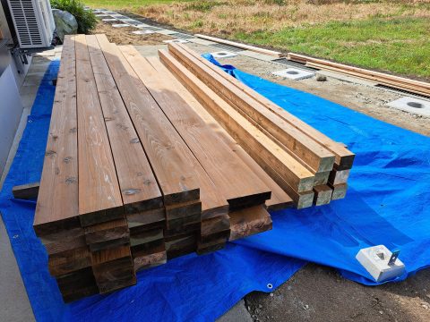 「木質化支援事業 デッキ工事②」取付け作業♪