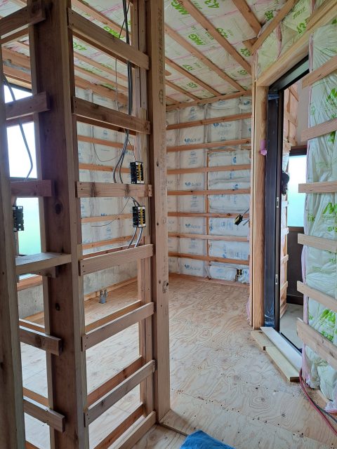 「納屋のリフォーム③」内部の下地作業♪