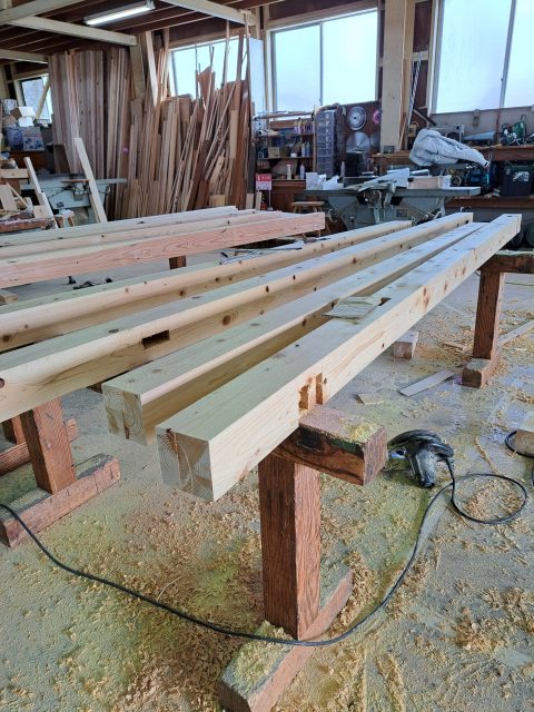 小さな小屋の制作が始まりました♪