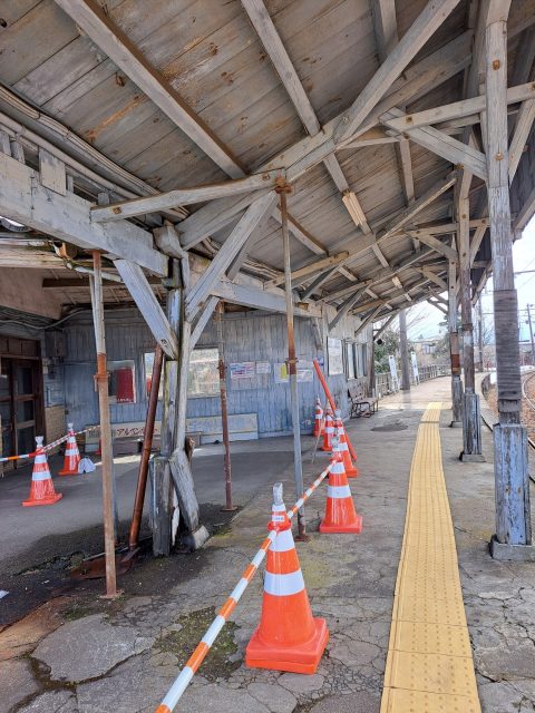 駅の修繕工事が始まりました。