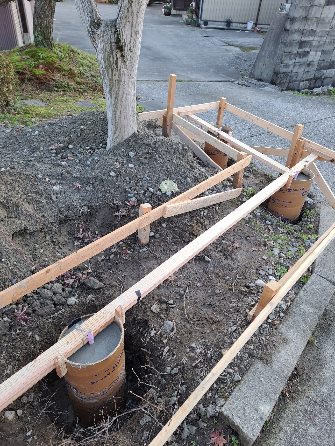 外部の木製看板製作① 基礎工事