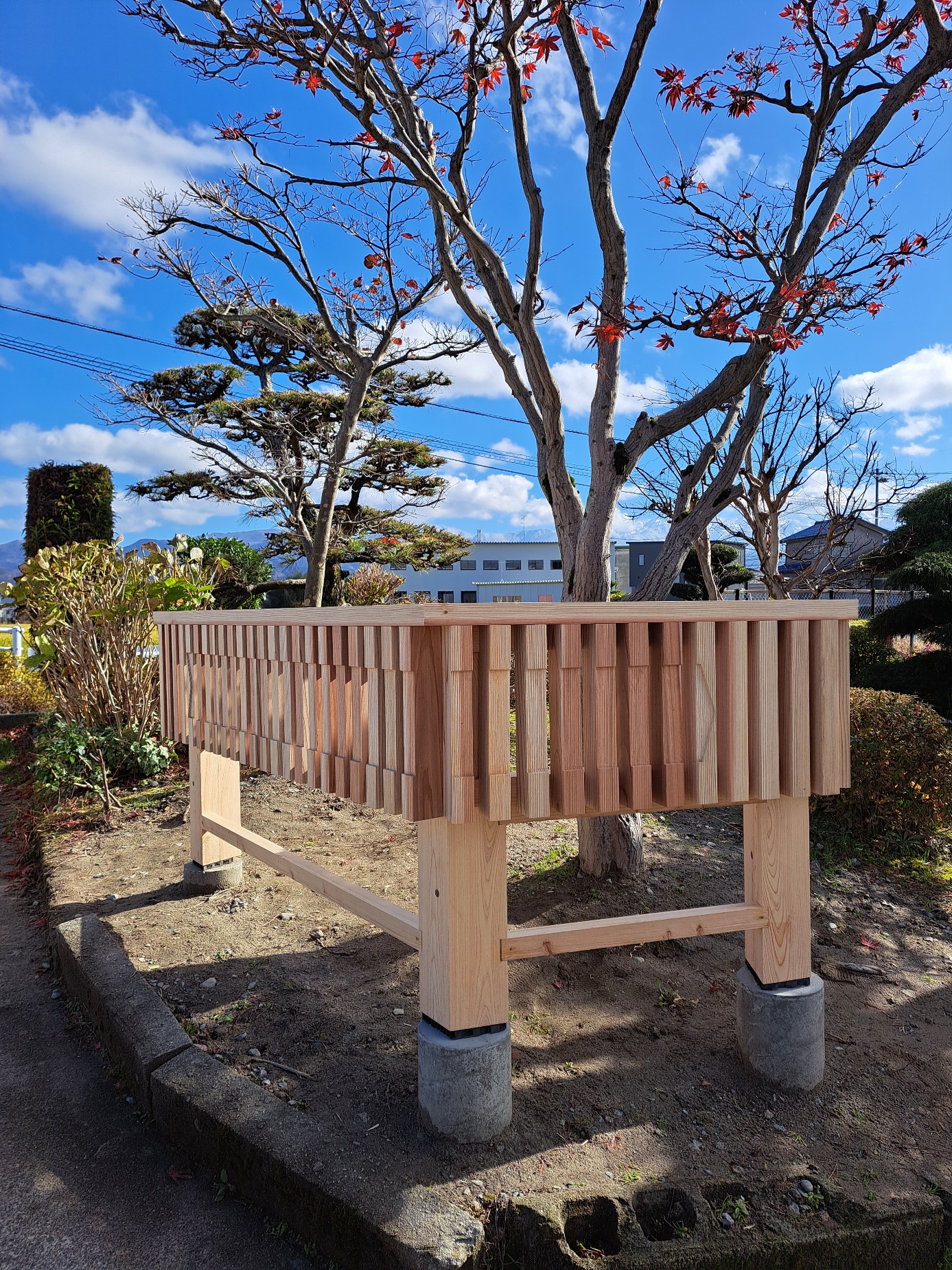 外部の木製看板制作③ 組み立て作業。