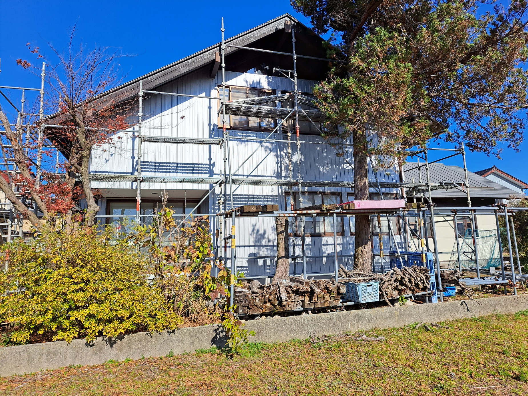 魚津の外壁工事③ 外壁張り作業。